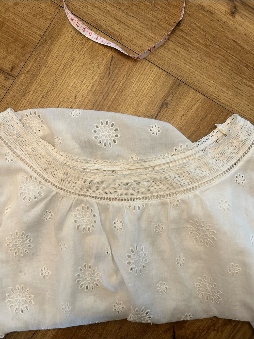 Pilcro/ Anthropologie White Eyelet Peasant Blouse - Picture 3 of 6